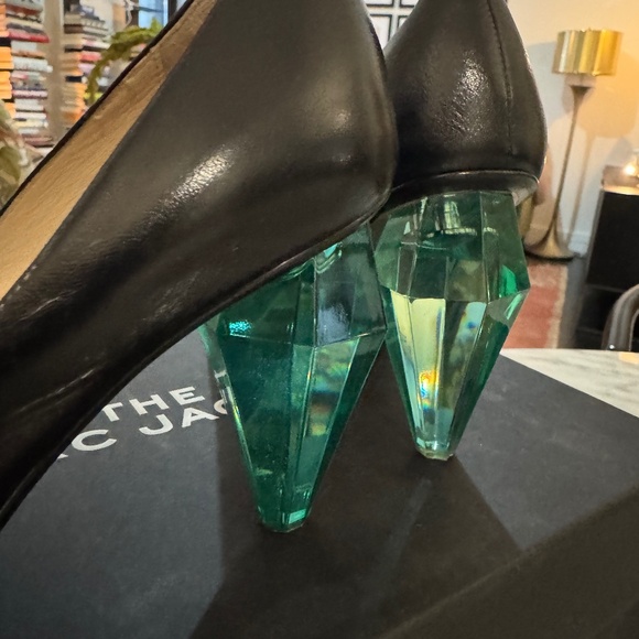 Sz 6 BRAND NEW (Black & green) MARC JACOBS PUMPS - Picture 1 of 4